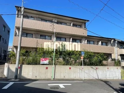 ベルコリーヌ向山【1階】の外観