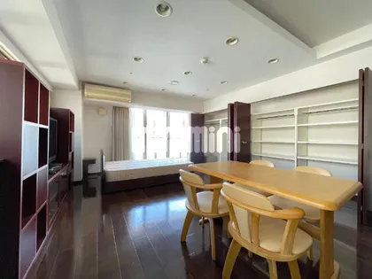 ロイヤルオーク栄セントラルプラザ【6階】の居間