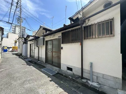 大阪府寝屋川市大利元町【テラスハウス】の外観