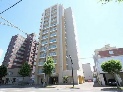 プライヴェル山鼻 壱番館【2階】の外観