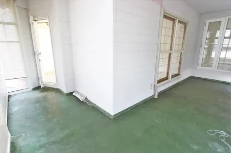 アルファ西岡ビル【2階】の内装