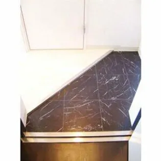 フラット裏参道3・22【4階】の玄関