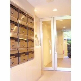 フラット裏参道3・22【4階】の玄関