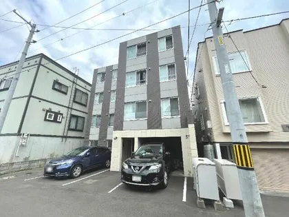 フラット裏参道3・22【4階】の外観