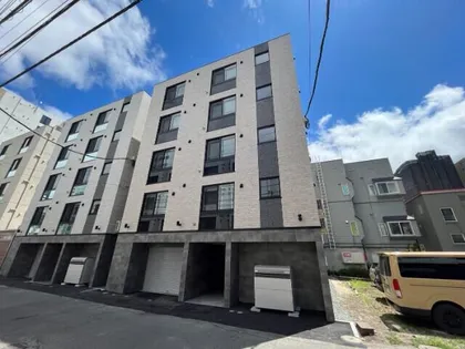 ドゥ・ヴィルヌーブ【3階】の外観