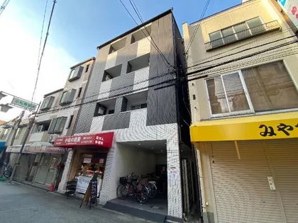 パイン上新庄【4階】の外観