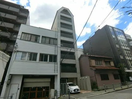 FLAT INN UESHIO【3階】の外観