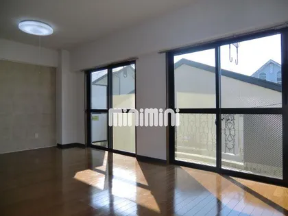 セントレア余野【2階】の居間