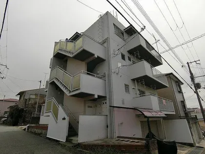 小川マンション【102号室】の外観
