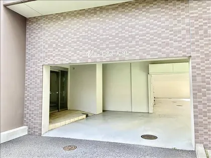 ヴィラエーデル大須【2階】の玄関