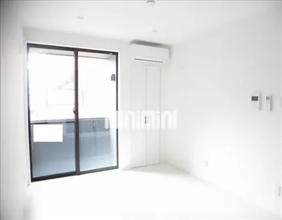 メゾンソレイユ名駅西【2階】の居間