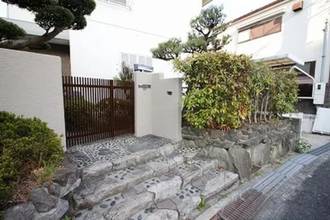 大阪府茨木市下穂積4丁目【一戸建】の外観