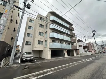 北海道札幌市西区二十四軒四条3丁目【マンション】の外観