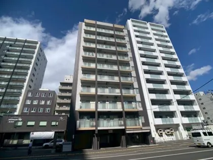 ゾネ医大キャンパス前【10階】の外観