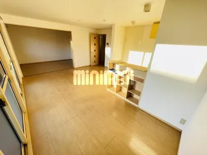 デュエルコート【1階】の玄関