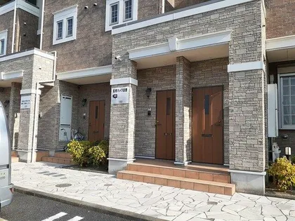 グラン フルール【2階】の玄関