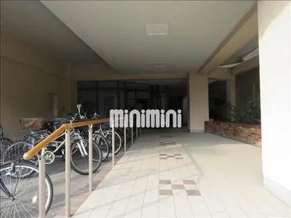 ユアサハイム鏡池【4階】の玄関