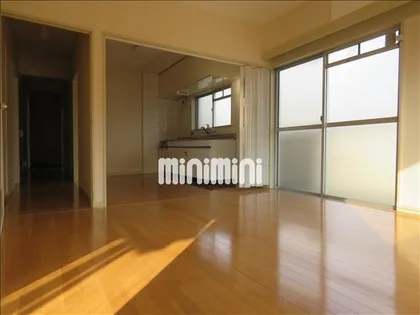 ユアサハイム鏡池【4階】の居間