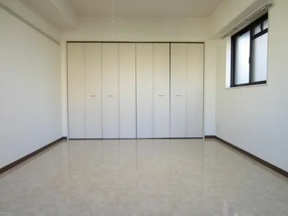 メゾンアンブリック【4階】の居間