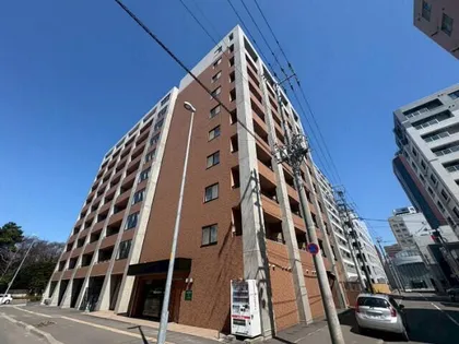 エナコート知事公館前【4階】の外観