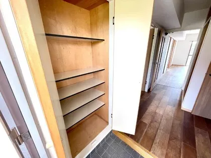 ヒルズトワニー【2階】の玄関