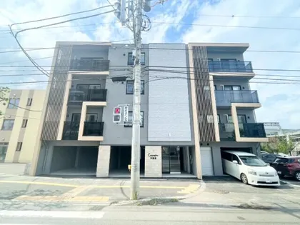 カレラ学園前【4階】の外観