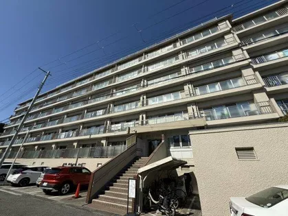 岡本パークマンション【1階】の外観