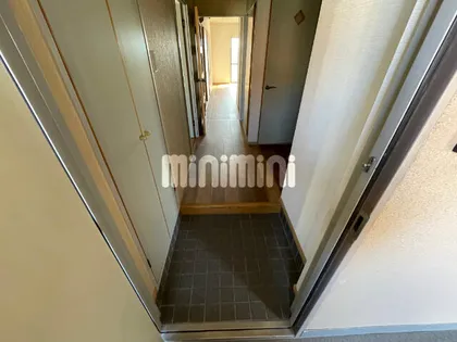 ヒルズトワニー【3階】の玄関