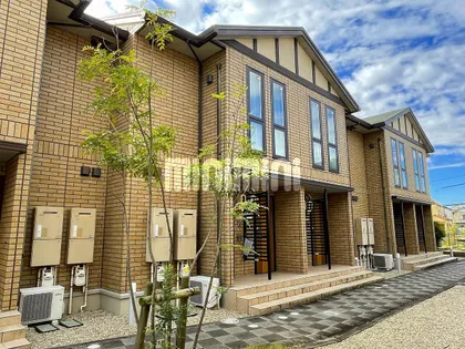 サンシャインヒルズM B棟【1階】の外観