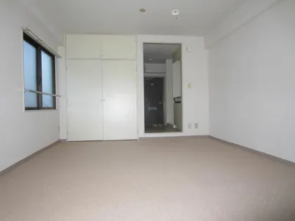 日動千代田ビル【5階】の玄関