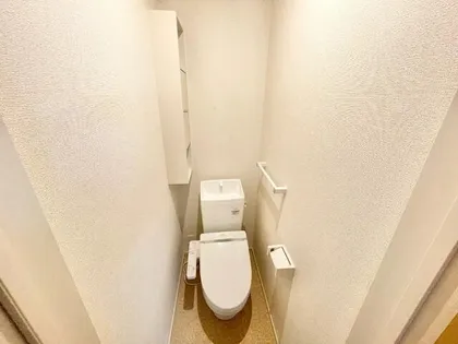 ジャルダン南【1階】の居間