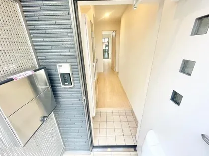 ジャルダン南【1階】の玄関