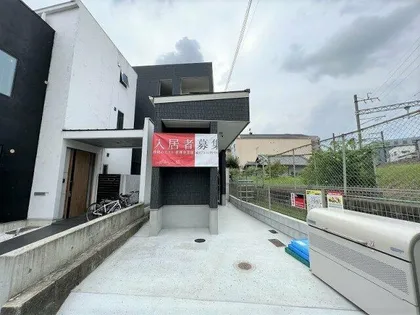 大阪府吹田市泉町5丁目【アパート】の外観