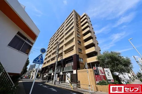 ラ・クール泉【8階】の外観