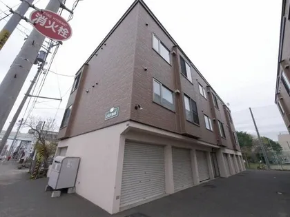 エターナル【1階】の外観