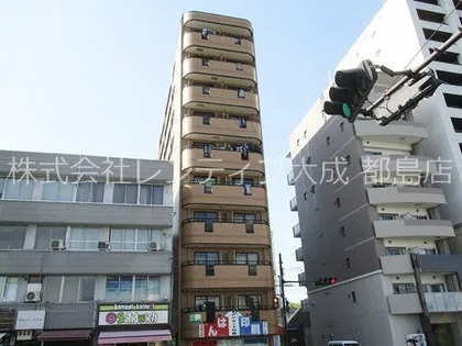マンションSumus【6階】の外観