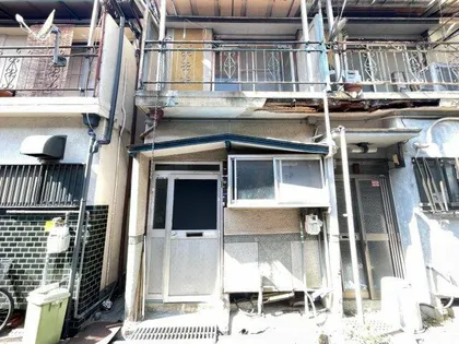 大阪府大東市南津の辺町【テラスハウス】の外観