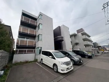 ルピナス宮の森の画像