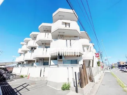 ファミール川合の画像