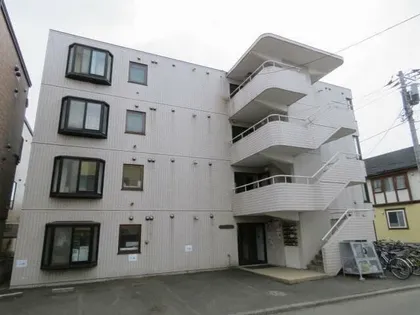 麻生十九番館【3階】の外観