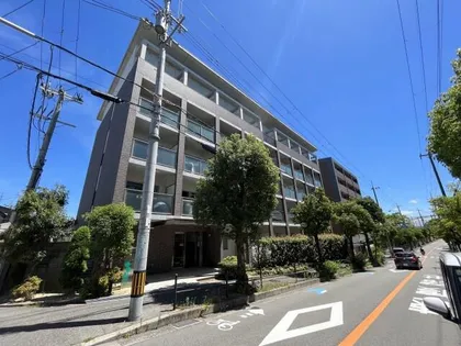 シプレス【5階】の外観