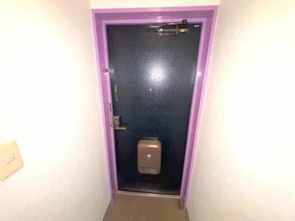 グロスアベニュー【3階】の玄関