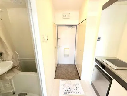 ジョイフル石屋川【3階】の玄関