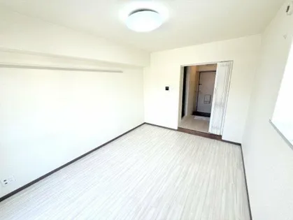 ジョイフル石屋川【3階】の居間