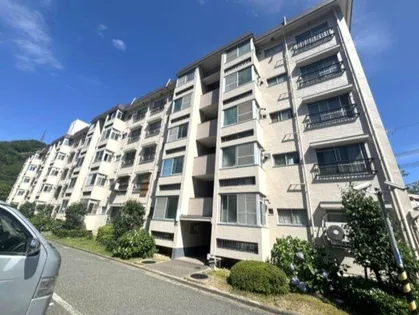 鶴甲団地10号棟【1階】の外観