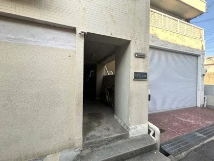 辻川マンション【2階】の玄関