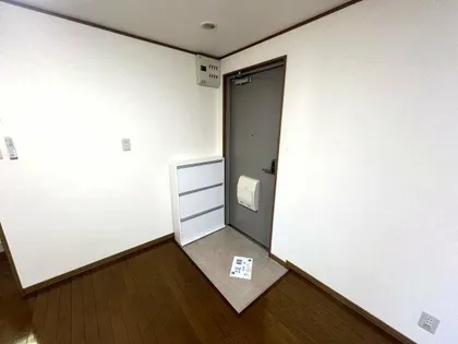 カマラード【4階】の玄関