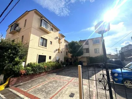 ヴィラ・オークラ【3階】の外観