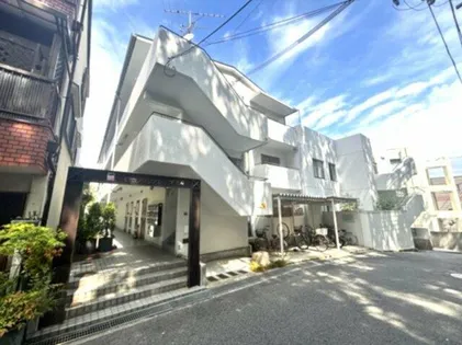 ピュアハウスナダ【2階】の外観