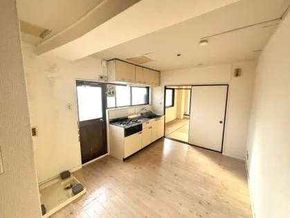 グランディア六甲道駅前【4階】の居間